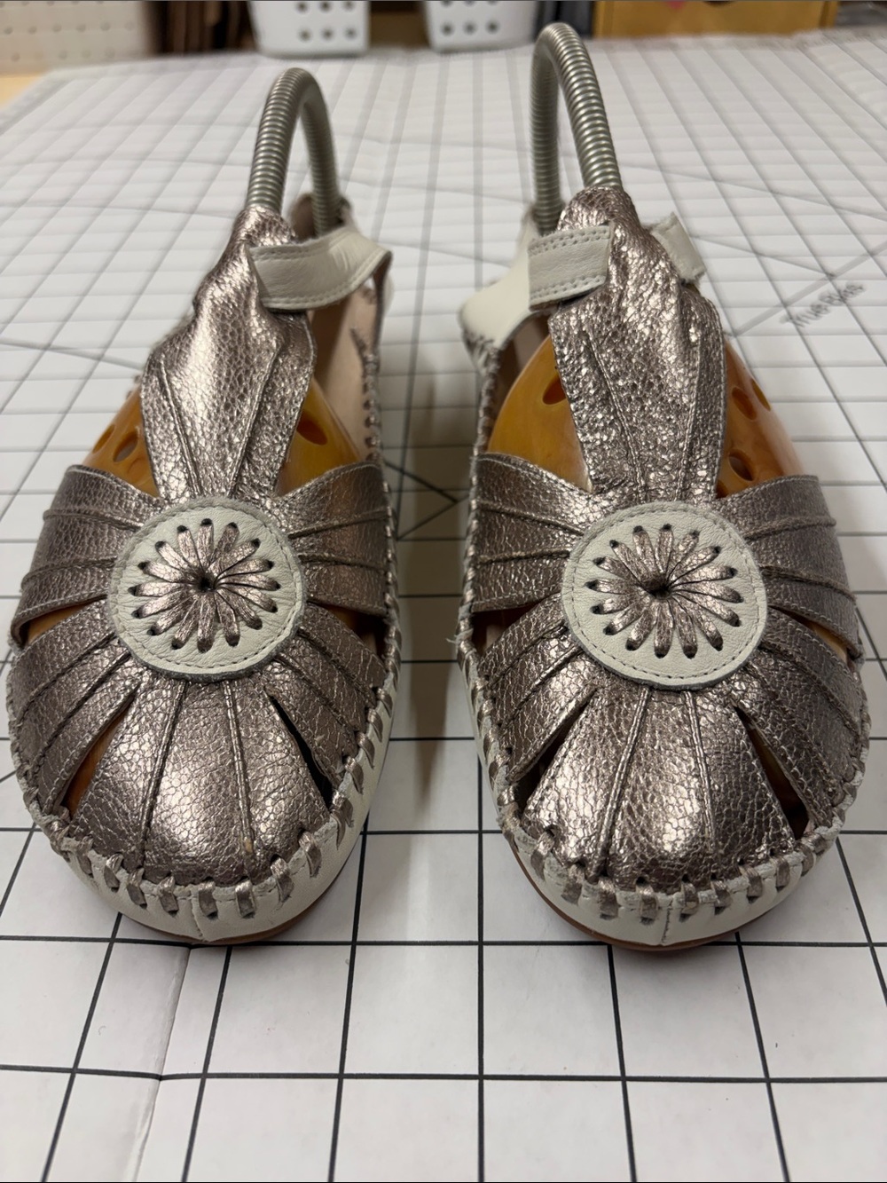 Pikolinos Puerto Vallarta Metallic Champagne Gold Leather Closed Toe Sandals S39